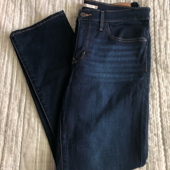 Levi's Denim - Levi’s // 314 Shaping Straight Jeans ✨